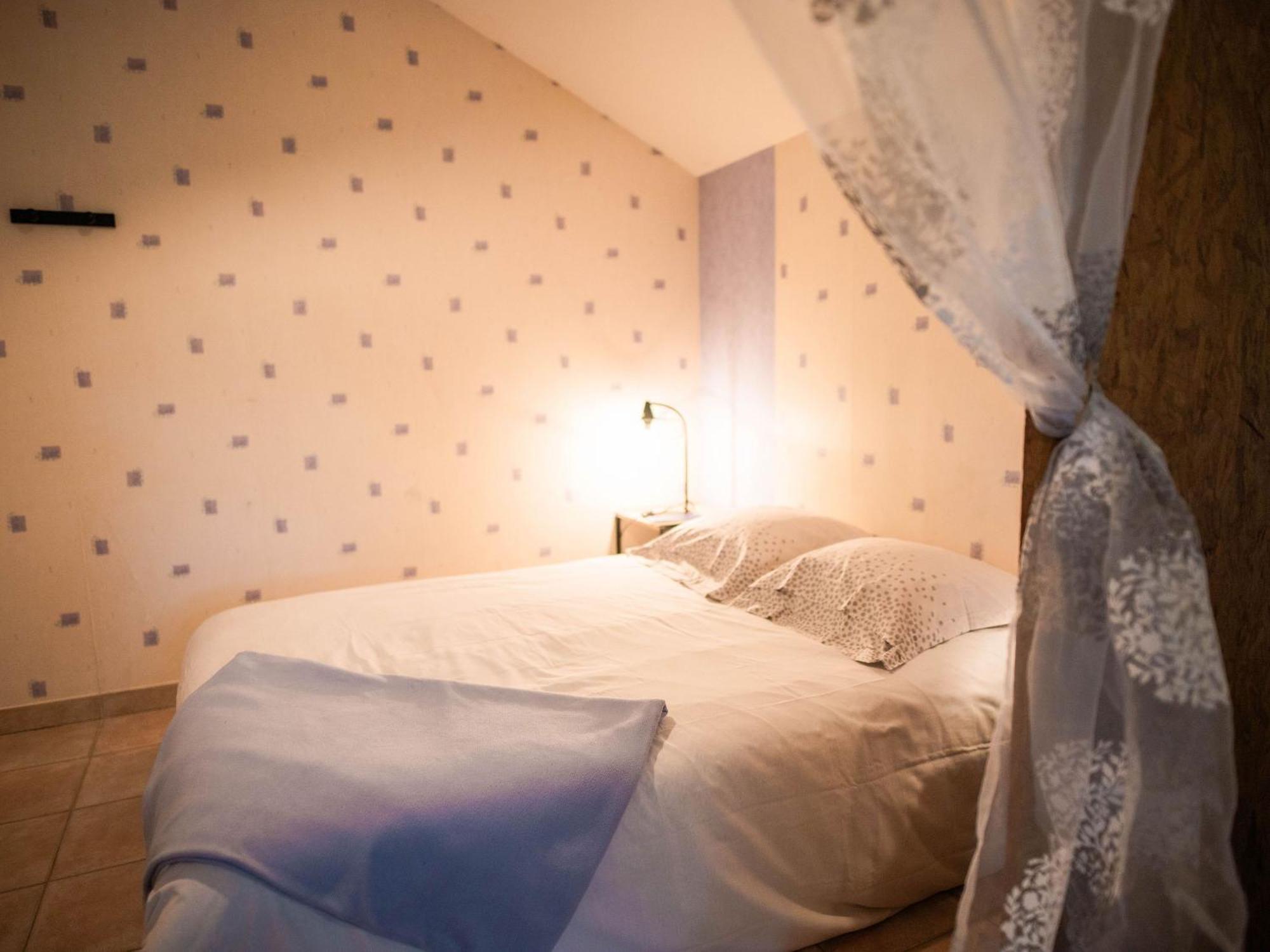 Gîte Saint-Léonard-des-Bois, 5 pièces, 7 personnes - FR-1-410-179 Esterno foto