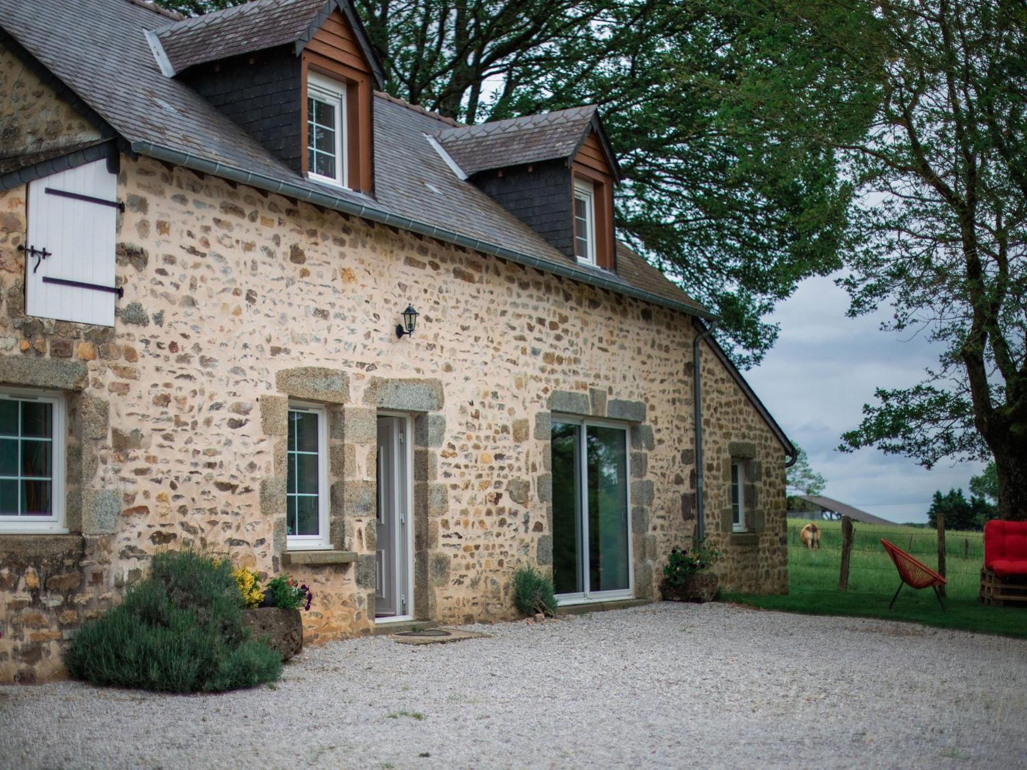 Gîte Saint-Léonard-des-Bois, 5 pièces, 7 personnes - FR-1-410-179 Esterno foto